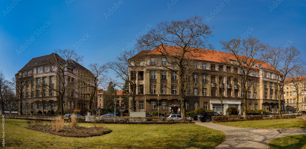 Denkmalgeschütztes Bauensemble in Berlin-Schmargendorf - Panorama aus 4 Einzelbildern