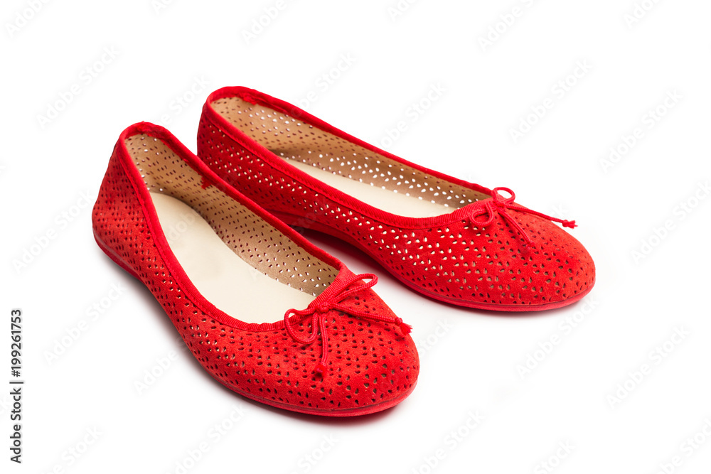 Zapatos rojos de mujer taco bajo sobre fondo blanco aislado. Vista superior  Stock Photo | Adobe Stock