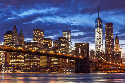 Brooklyn Bridge and Manhattan Skyline, New York City © tanyaeroko