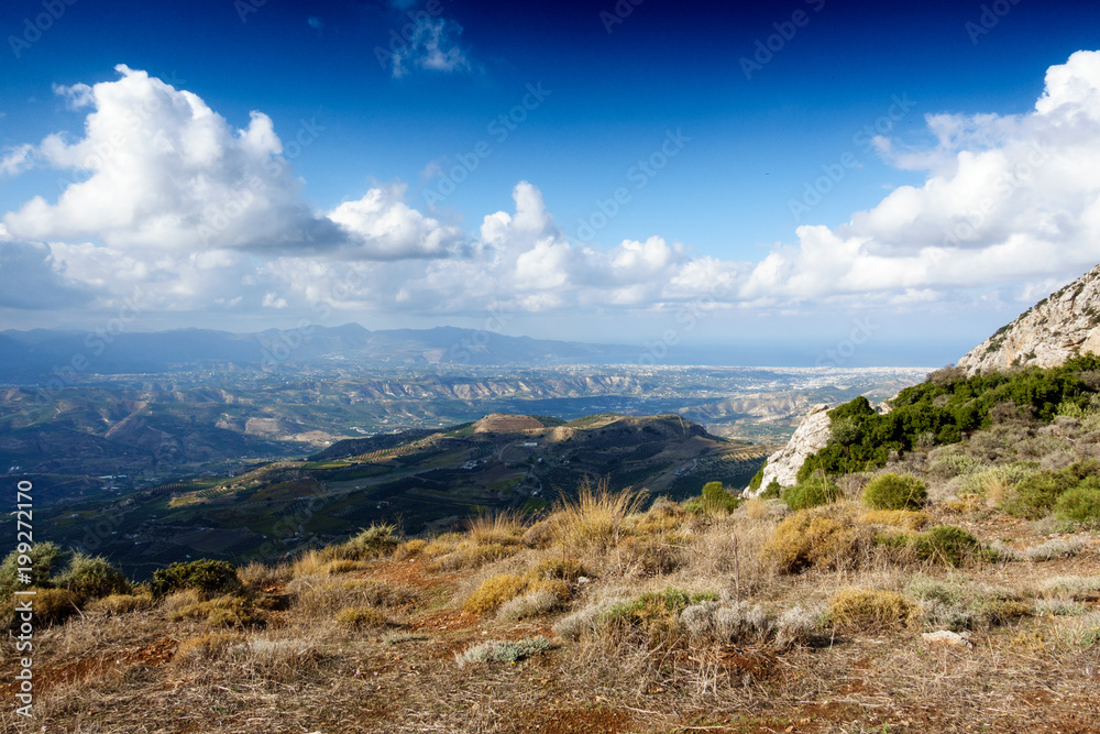 Naklejka premium Mountain valley