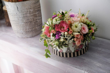 Papier peint photo Magasin de fleurs Arrangement floral élégant pour cérémonie  © Lazarescu