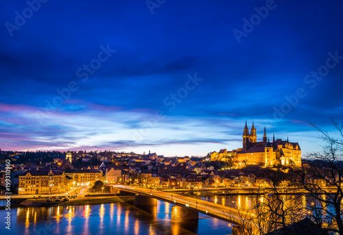 Meißen an der Elbe zur blauen Stunde