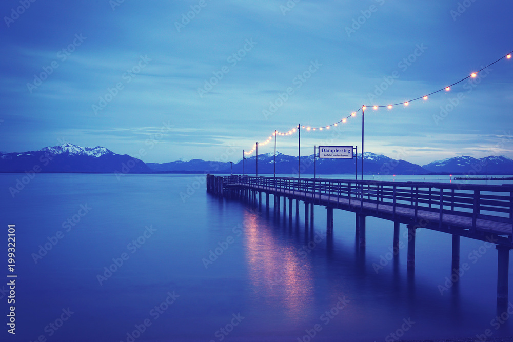 Fototapeta premium Bootssteg am Chiemsee