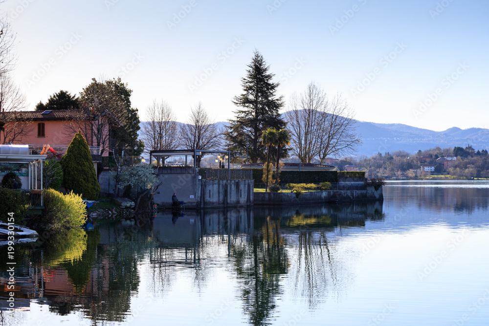 Fototapeta premium lago di Pusiano