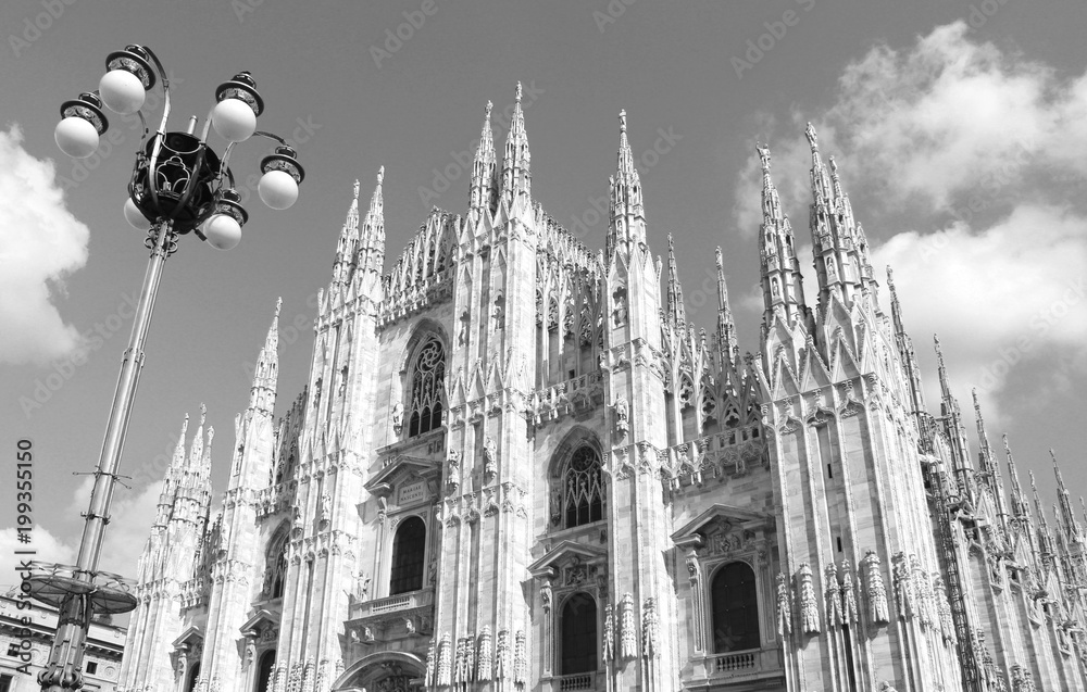 Il Duomo di Milano in bianco e nero