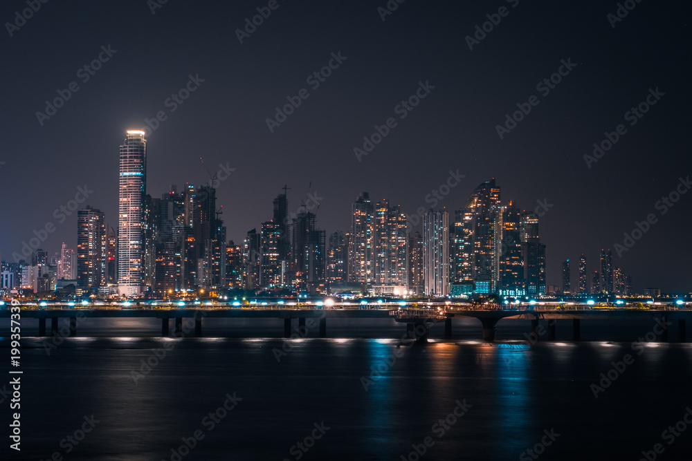 Fototapeta premium panoramę nocą - panoramę miasta, miasto Panama