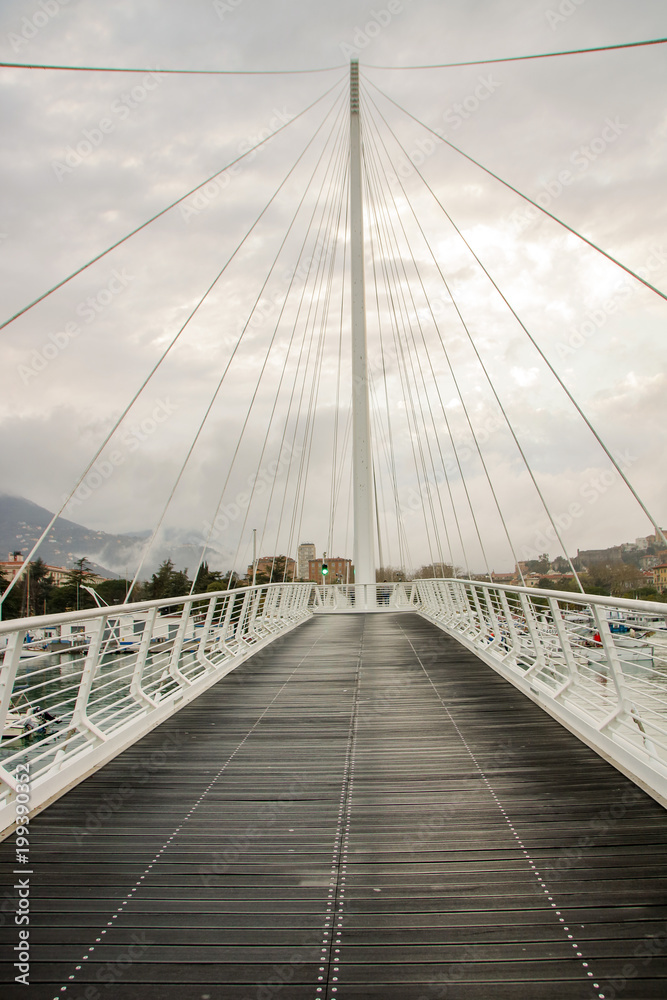 Naklejka premium Tahon di Revel bridge