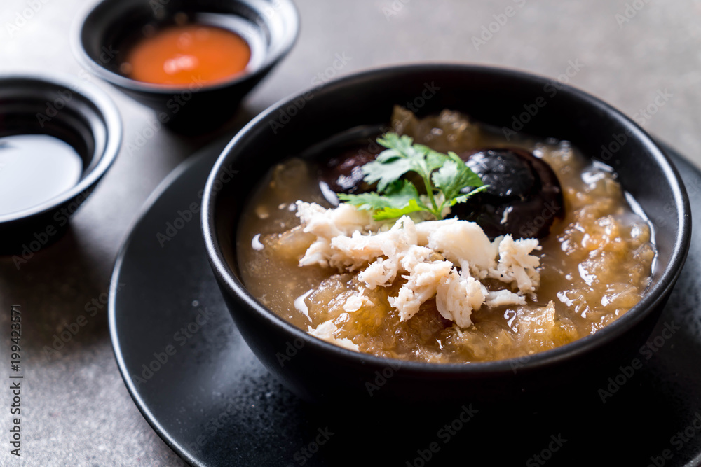 Braised Fish Maw in Red Gravy Soup with Crab