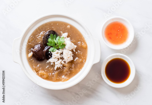 Braised Fish Maw in Red Gravy Soup with Crab