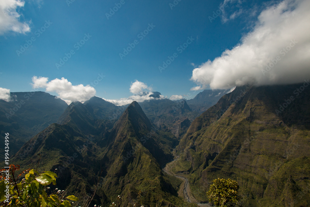 Obraz premium Panorama du Cirque de Mafate sur l'île de La Réunion, France