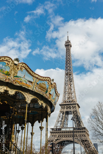 Eiffel tower in Paris, France © Dennis