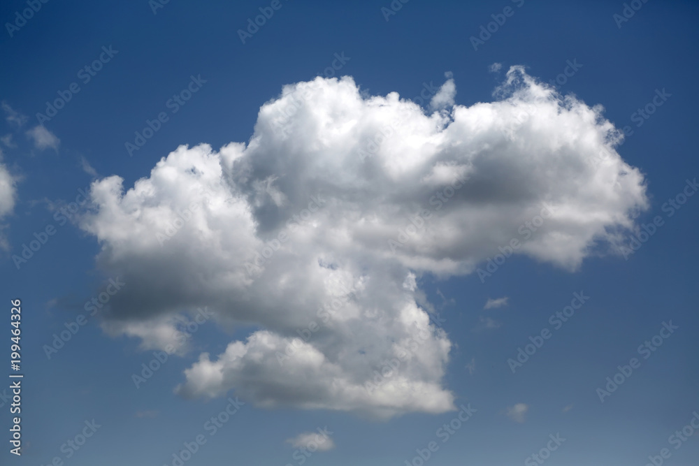 Obraz premium White clouds on the blue sky