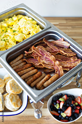 Obraz na płótnie Breakfast buffet with scrambled eggs and bacon