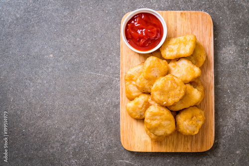 Chicken nuggets with sauce