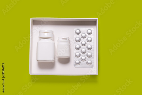 Set of tablet package