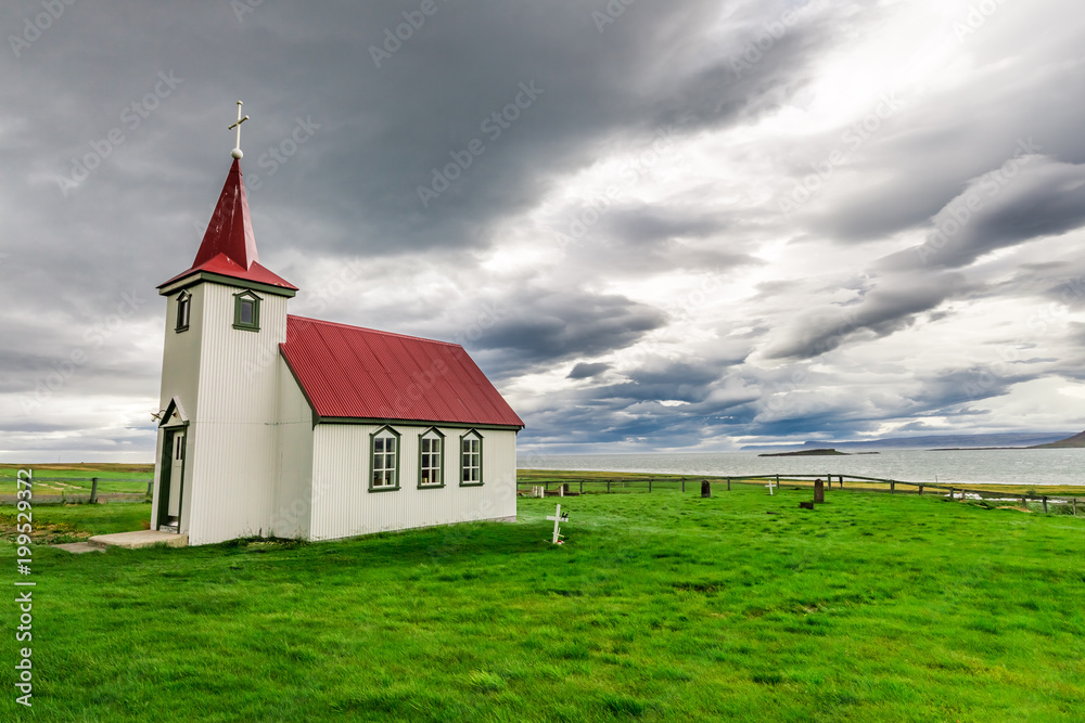 Fototapeta premium Lonely small church on the coast, Iceland