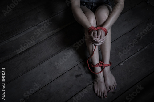 Canvas Print Victims of abducted women get wrists and feet in red