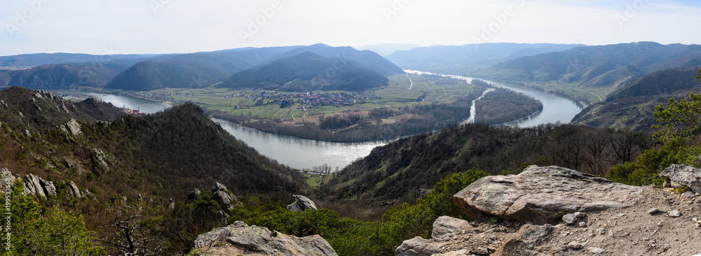 Vorfrühlingspanorama Wachau von der Kanzel