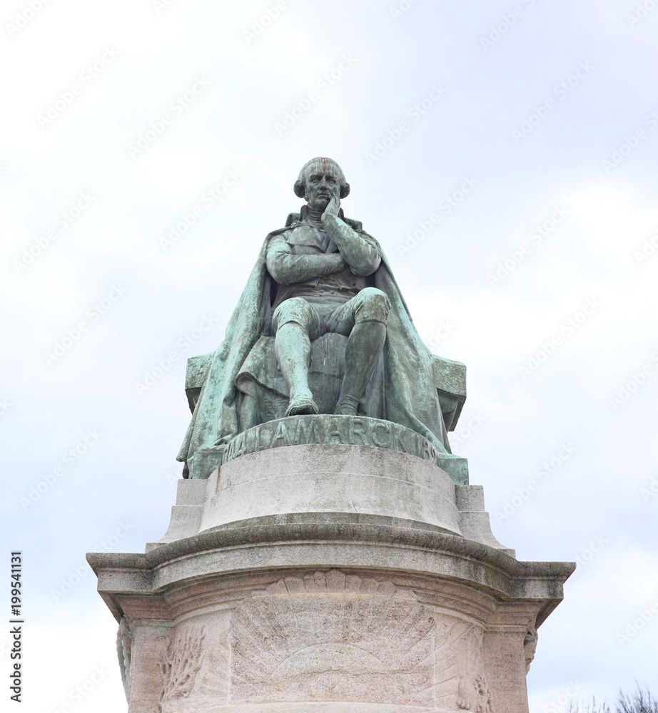 Statue de Jean-Baptiste de Lamarck. 1744-1829.
