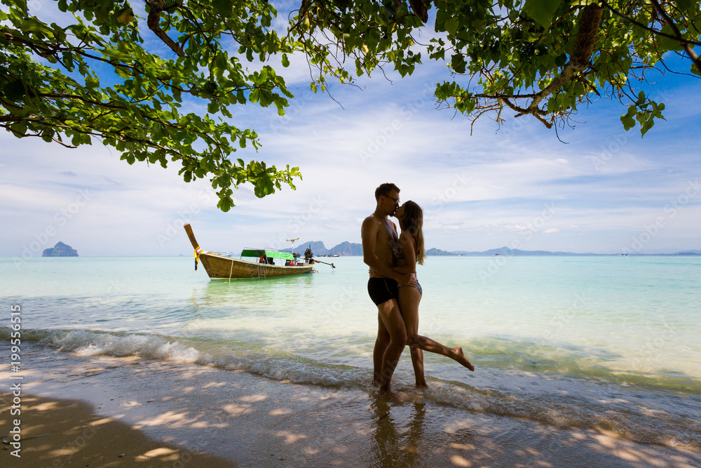 Naklejka premium Couple on honeymoon Koh Kradan
