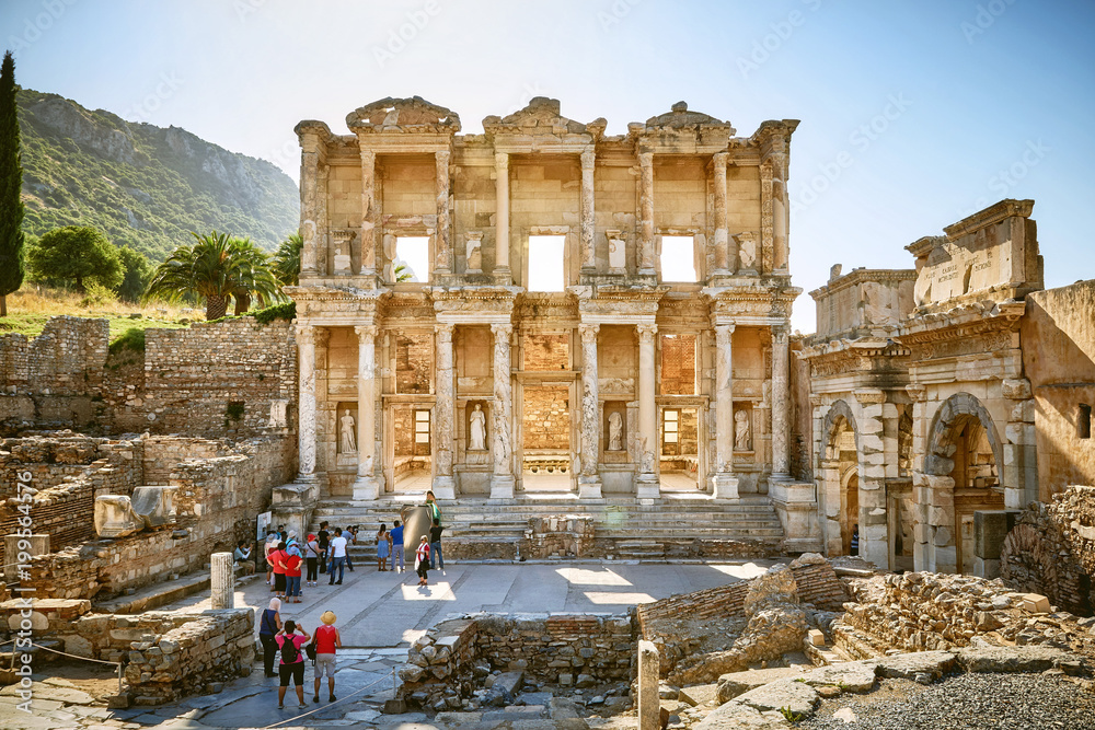 Naklejka premium Starożytna biblioteka Celsjusza w starym mieście Efez, Turcja