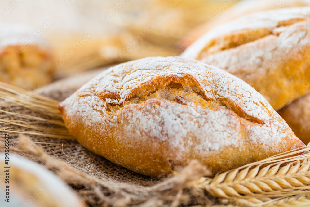 Knusprige brötchen vom Bäcker