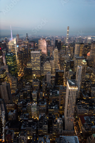 New York skyline in the evening © Dennis