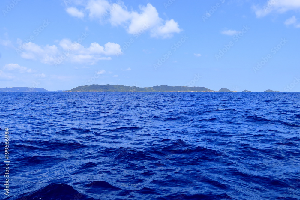青い海と慶良間諸島