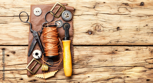 Cuadro en lienzo Tools for leather craft