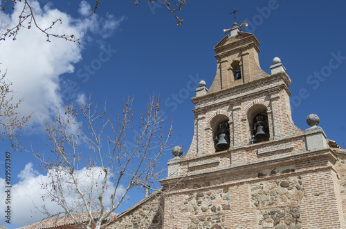Espadaña de Iglesia  Espadaña de la iglesia de Santa María Magdalena en Guadamur, provincia de Toledo. Castilla La Mancha. España © claverinza