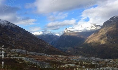 Fototapeta Naklejka Na Ścianę i Meble -  Mountains around Geiranger Norway