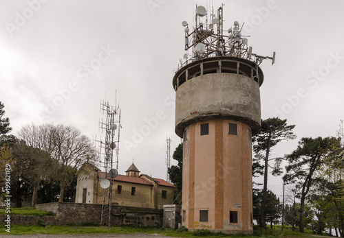 impianti di telecomunicazione su torre in cemento