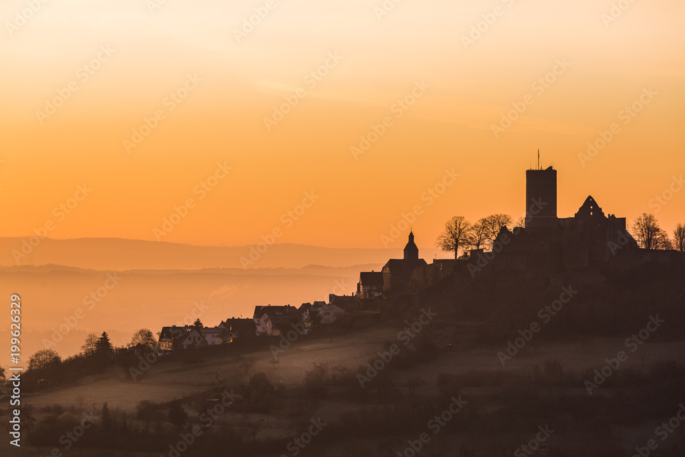 Burg Gleiberg im Morgenrot