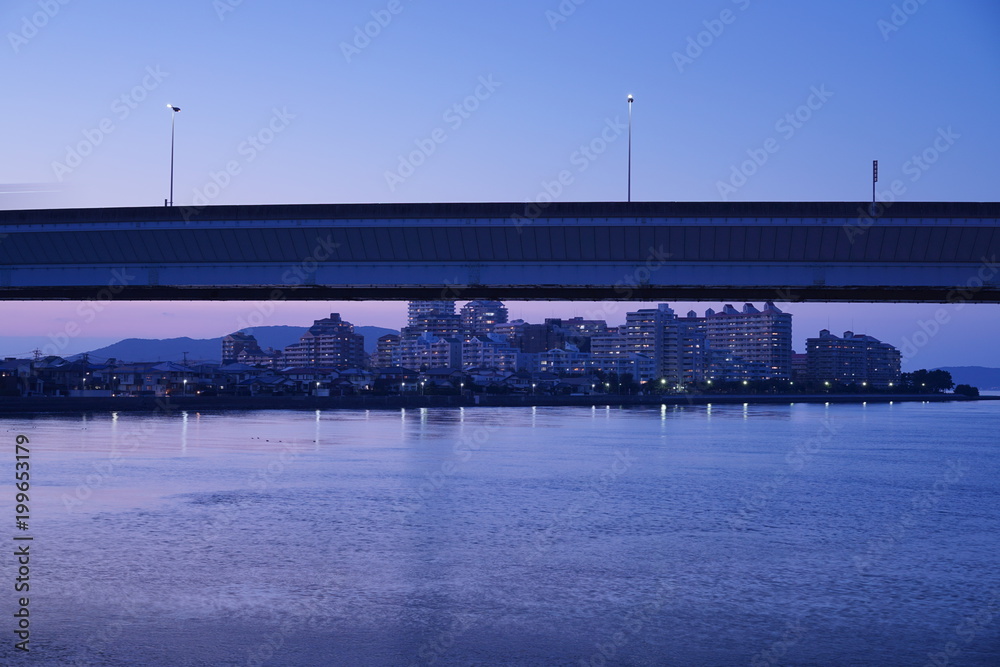 福岡西の都市風景　橋と都市高速
