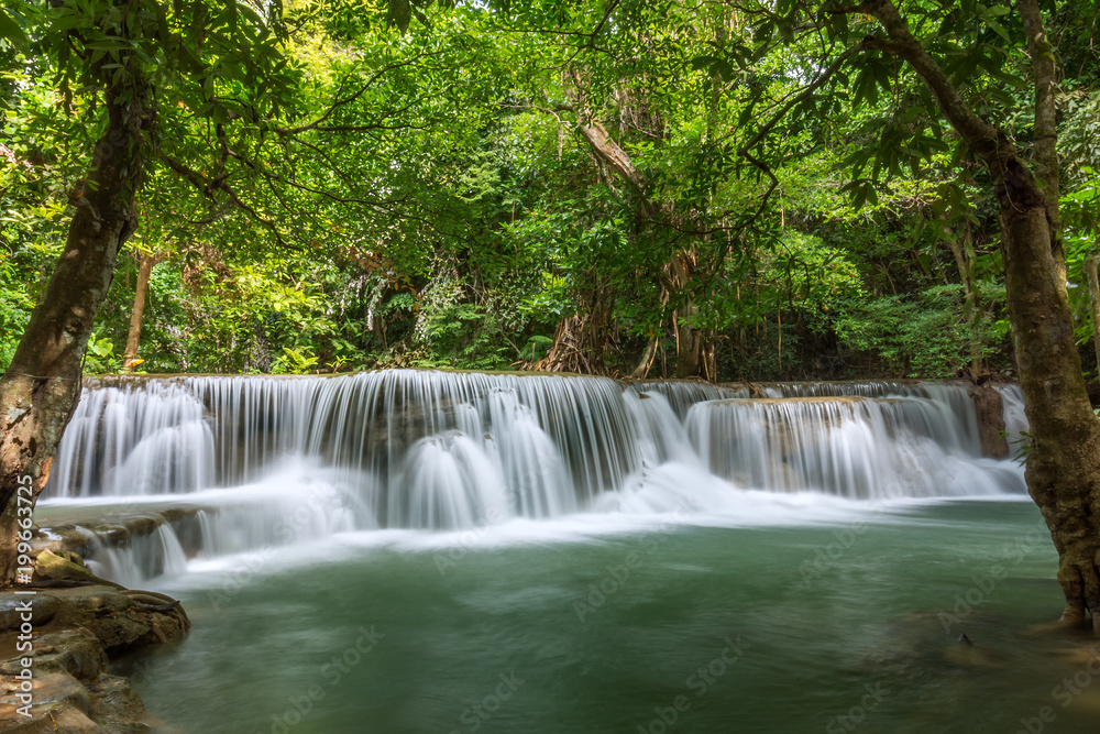 Fototapeta premium Beautiful Huay Mae Kamin Waterfall in Khuean Srinagarindra National Park, Kanchanaburi Province. Thailand