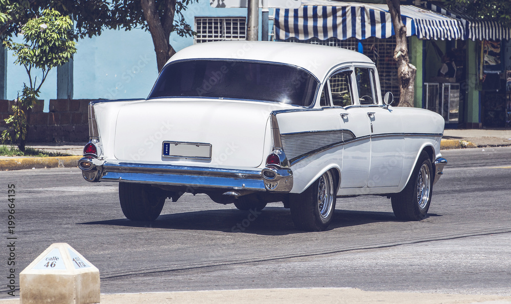 HDR Foto von einem amerikanischen historischen Auto in Havanna Kuba