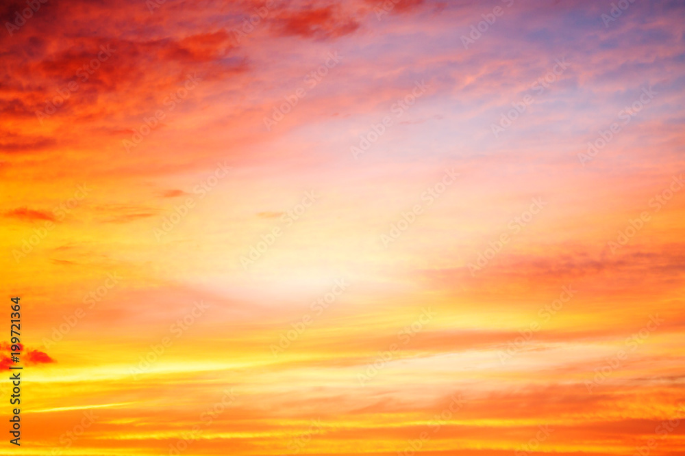 Fototapeta premium Orangel krajobraz z niebem