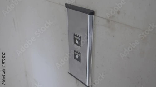 press elevator botom