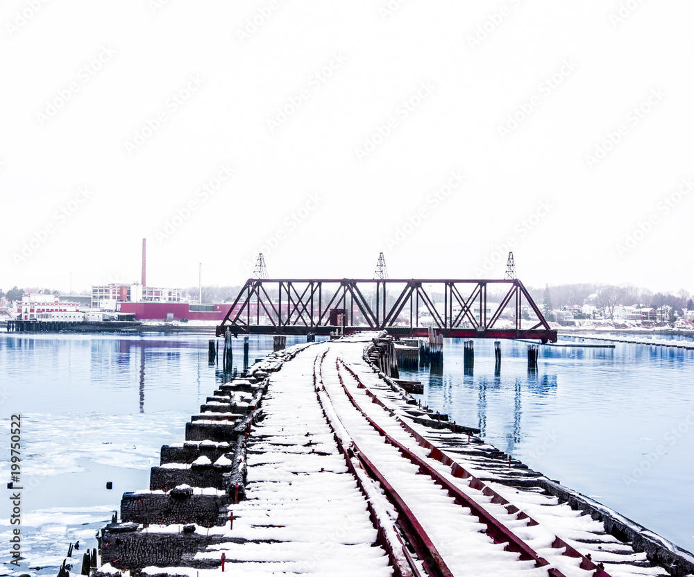 Obraz premium Snowy Abandoned Bridge