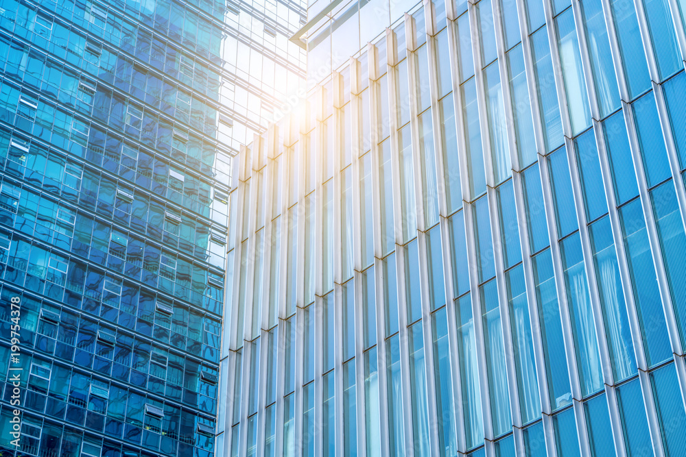 Obraz premium The architectural landscape of the commercial building in the city center of the city