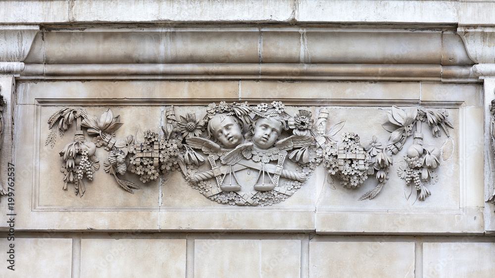 Obraz premium 18th century St Paul Cathedral, decorative relief on facade, London, United Kingdom.