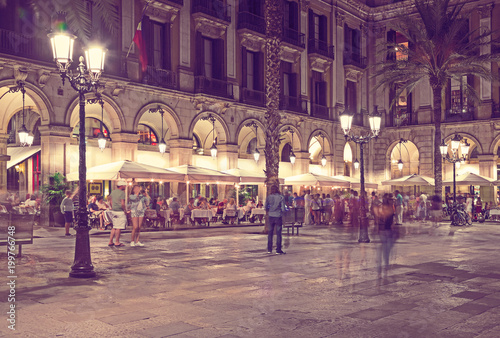 Canvas Print Night illumination of Royal square in Barcelona
