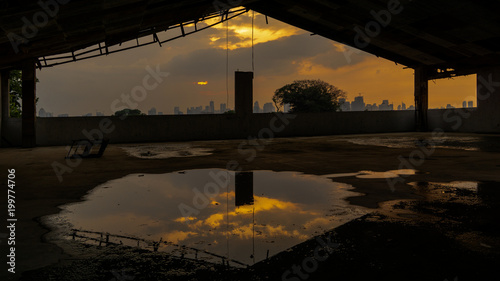 Reflection ofa sunset on a pond