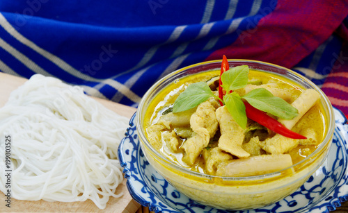 Canvastavla Thai Green Chicken Curry with lotus rootlets and rice noodles