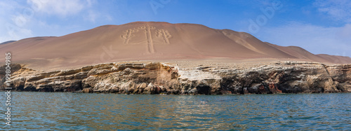 Bootstour vorbei an dem El Candelabro (Nazcalinien) zu den Ballestas Inseln photo