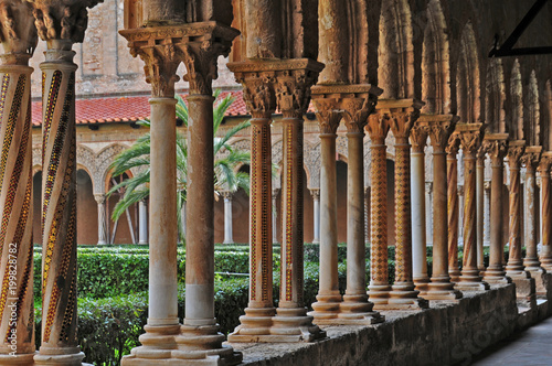 Palermo, il chiostro del duomo di Monreale photo