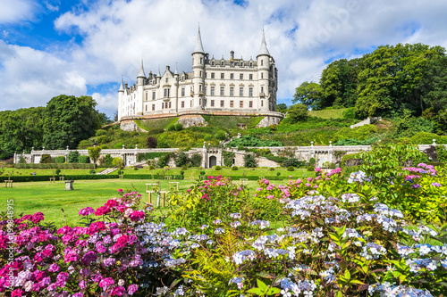 Fototapeta Naklejka Na Ścianę i Meble -  The beautiful Dunrobin Castle in a magnificent sunny day, Sutherland, Scotland, Britain