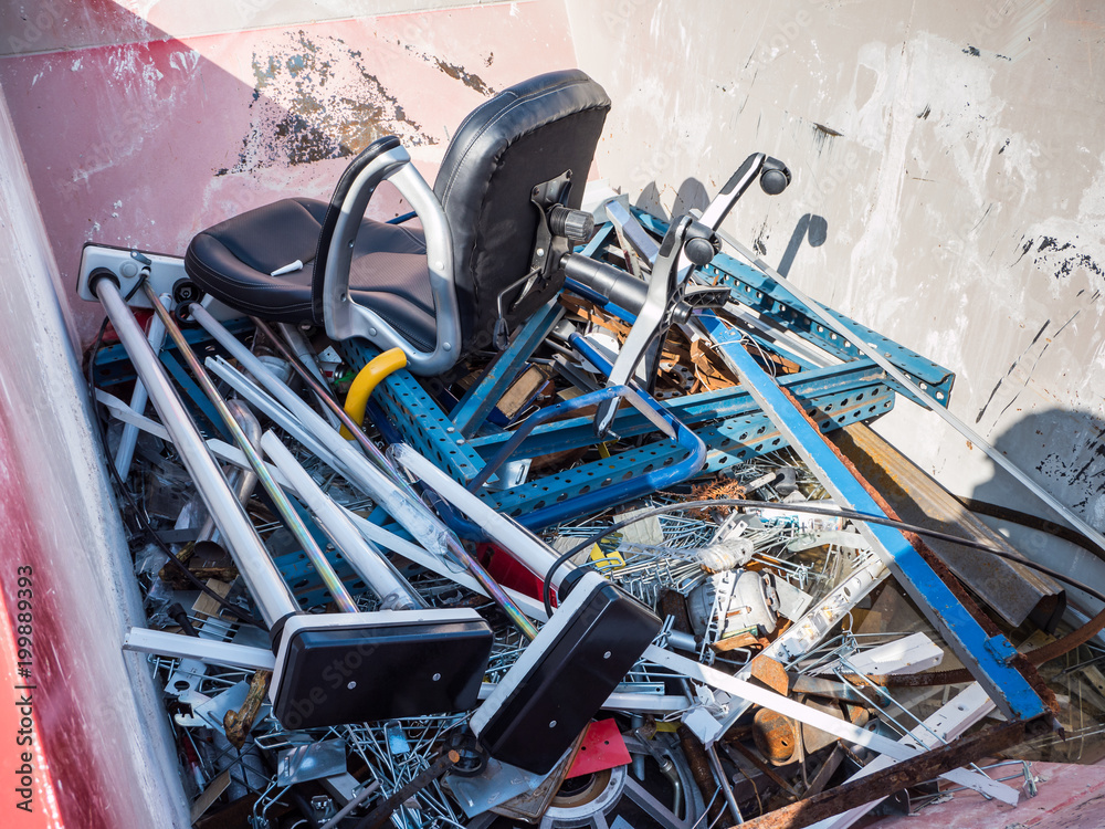 Fototapeta premium Elektroschrott in einem Container