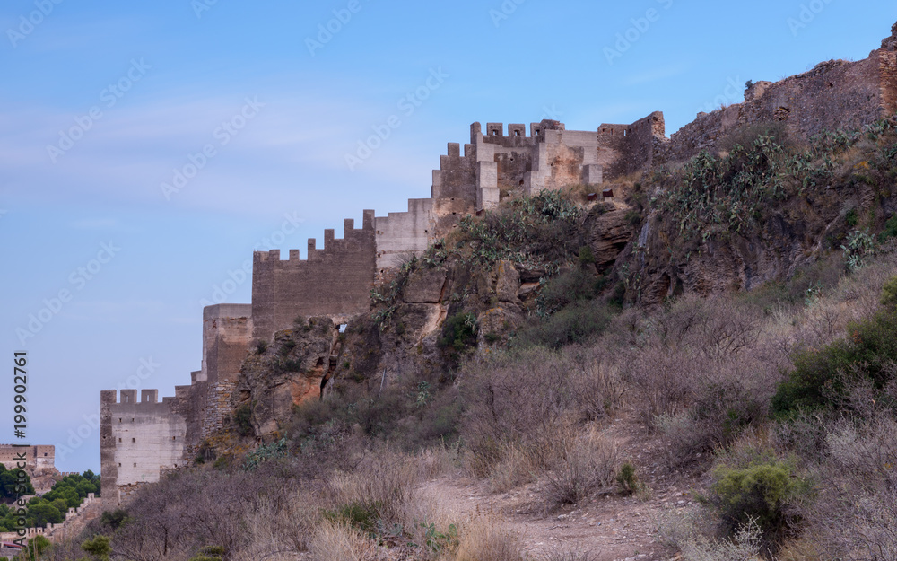 Murallas en el castillo de Sagunto. Valencia. España