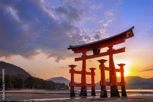 Fotografie, Obraz Great torii of Miyajima at sunset, near Hiroshima, Japan
